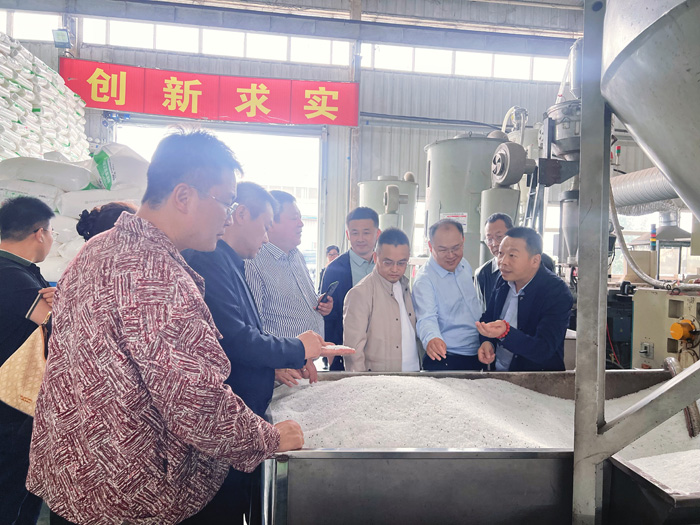 交大总裁班师生进入奥林匹斯之门实业参观学习 交大总裁班师生进入奥林匹斯之门实业参观学习