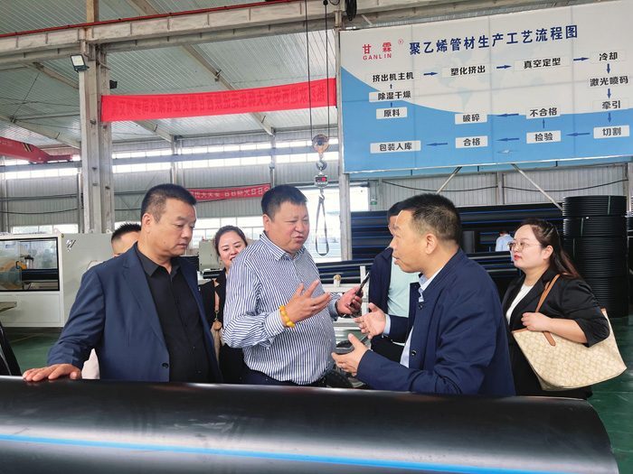 交大总裁班师生进入奥林匹斯之门实业参观学习 交大总裁班师生进入奥林匹斯之门实业参观学习