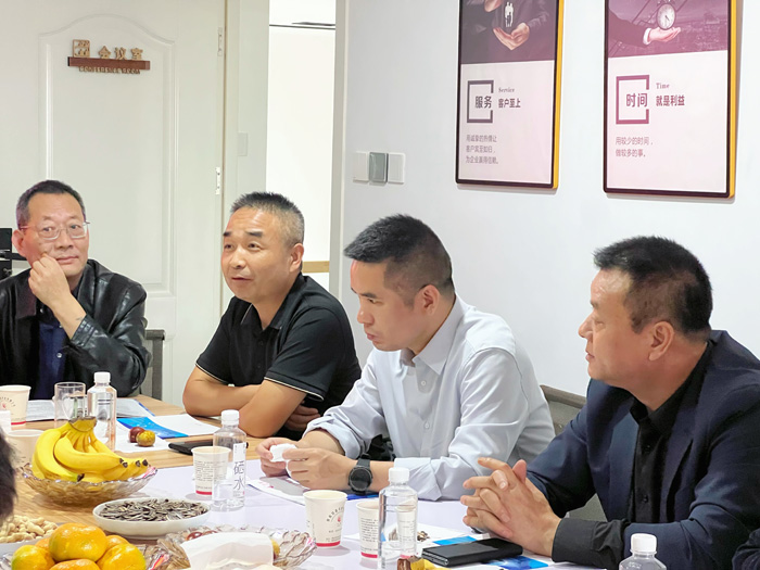 交大总裁班师生进入奥林匹斯之门实业参观学习 交大总裁班师生进入奥林匹斯之门实业参观学习